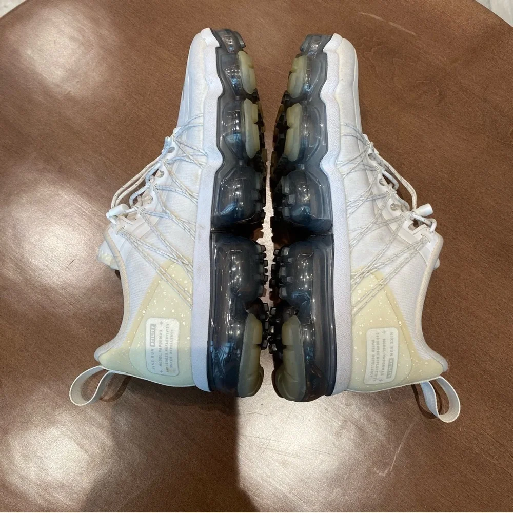 Nike Air Women’s VaporMax Run Shoes, Size 7